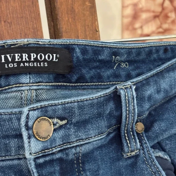 Liverpool Los Angeles Women’s Blue Denim Stretchy Crop Jeans Size 10 (30W) - Picture 8 of 9